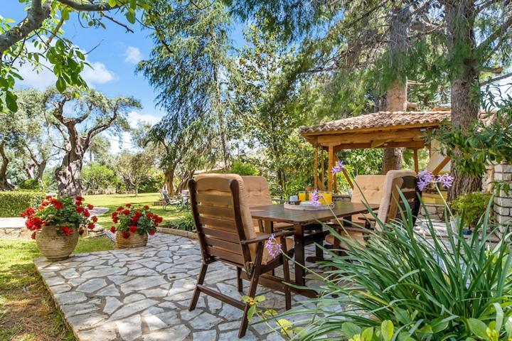 Poly'S Villa Lefkada Apolpaina Esterno foto